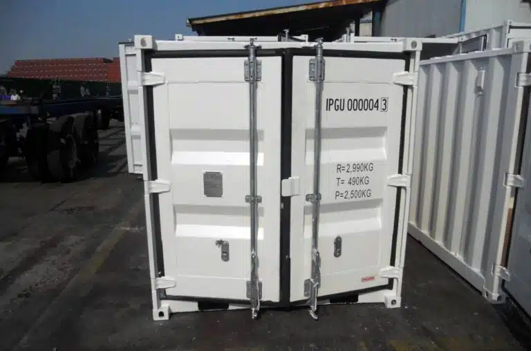 Shipping container for range of industrial use